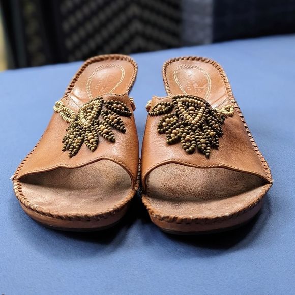 Clarks Artisan Beaded Leather Slip On Wedge 2.5in Heel Sandals Empress Tan Boho - Picture 12 of 13